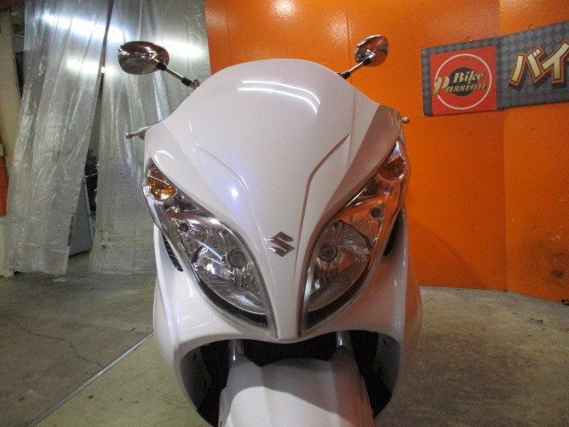 フロントから見てもこの通り状態グッド！純正のこの一体型フェイスは本当にスポーティーですよね！！